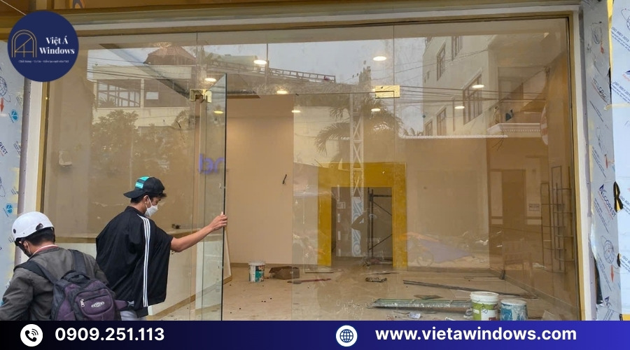 Đơn vị thi công lắp đặt cửa nhôm kính Việt Á Windows